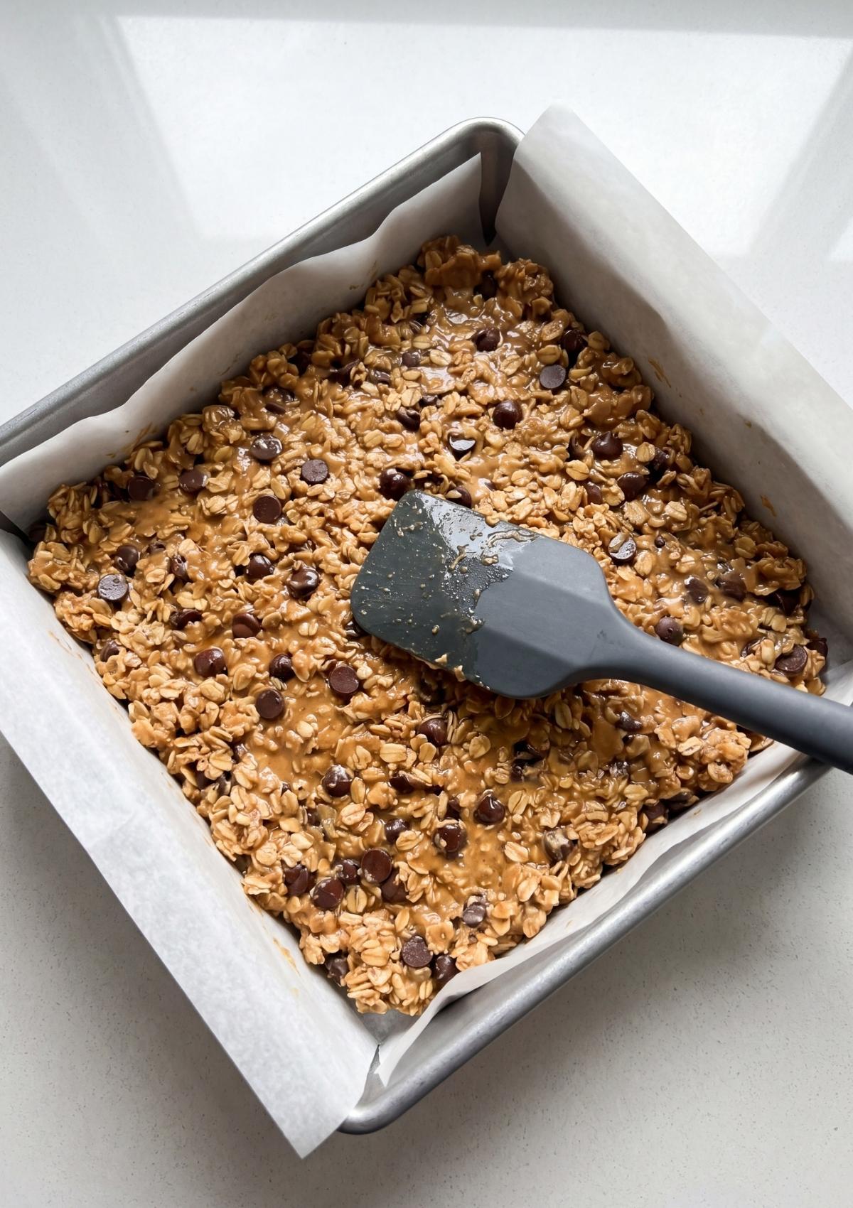 no bake peanut butter oatmeal bars with chocolate chips soft chewy healthy dessert easy no bake recipe